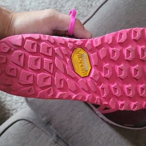 New Balance Y Size 6 women's running Shoe